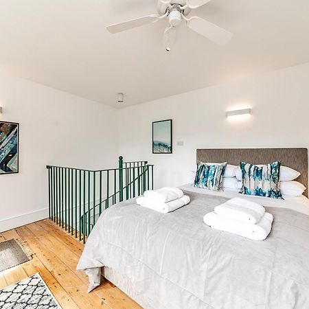 The Secret Kensington Garden Mews-2 Bedroom Full House-2 Train Lines- Spacious-Kings Road- Harrods -Chelsea Stadium-Private Small Patio Лондон Екстер'єр фото