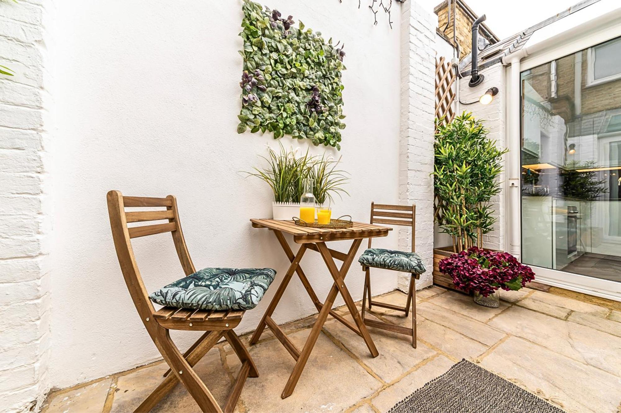 The Secret Kensington Garden Mews-2 Bedroom Full House-2 Train Lines- Spacious-Kings Road- Harrods -Chelsea Stadium-Private Small Patio Лондон Екстер'єр фото