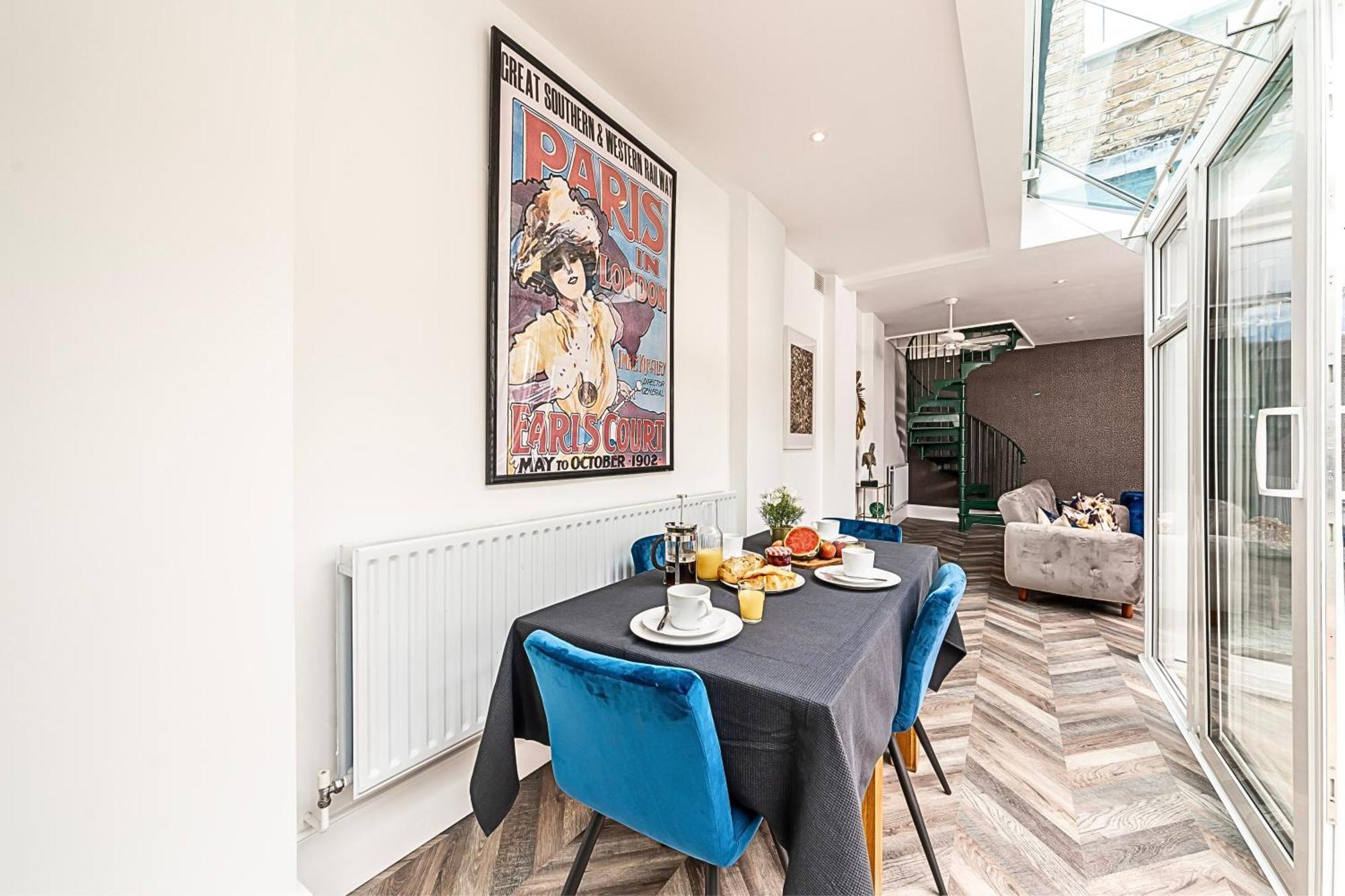 The Secret Kensington Garden Mews-2 Bedroom Full House-2 Train Lines- Spacious-Kings Road- Harrods -Chelsea Stadium-Private Small Patio Лондон Екстер'єр фото