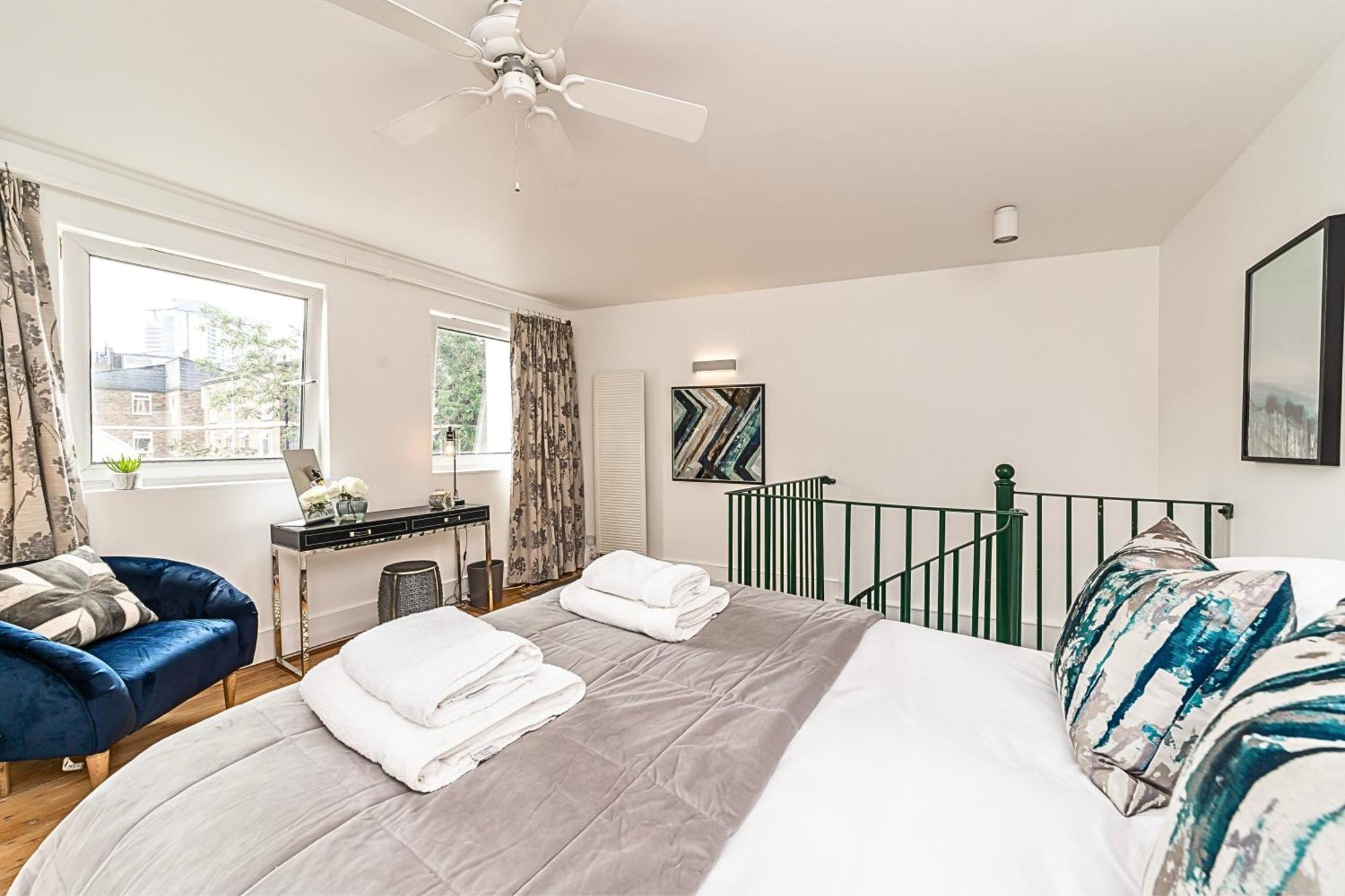 The Secret Kensington Garden Mews-2 Bedroom Full House-2 Train Lines- Spacious-Kings Road- Harrods -Chelsea Stadium-Private Small Patio Лондон Екстер'єр фото